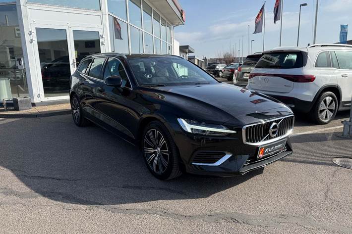 Sort Volvo V60 fra 2022