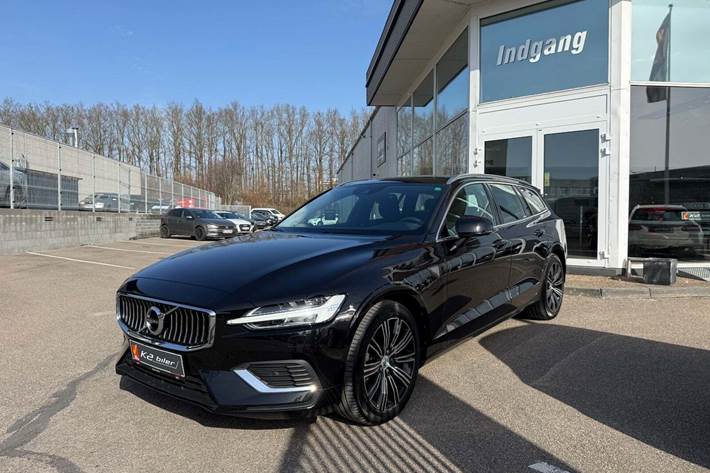 Sort Volvo V60 fra 2022