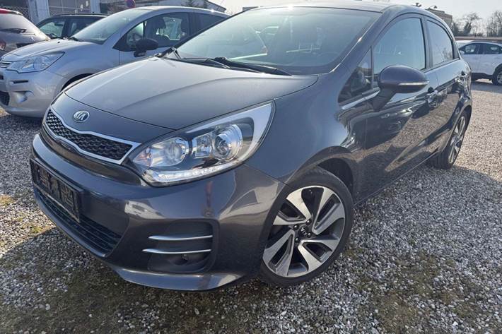 Grå Kia Rio fra 2015