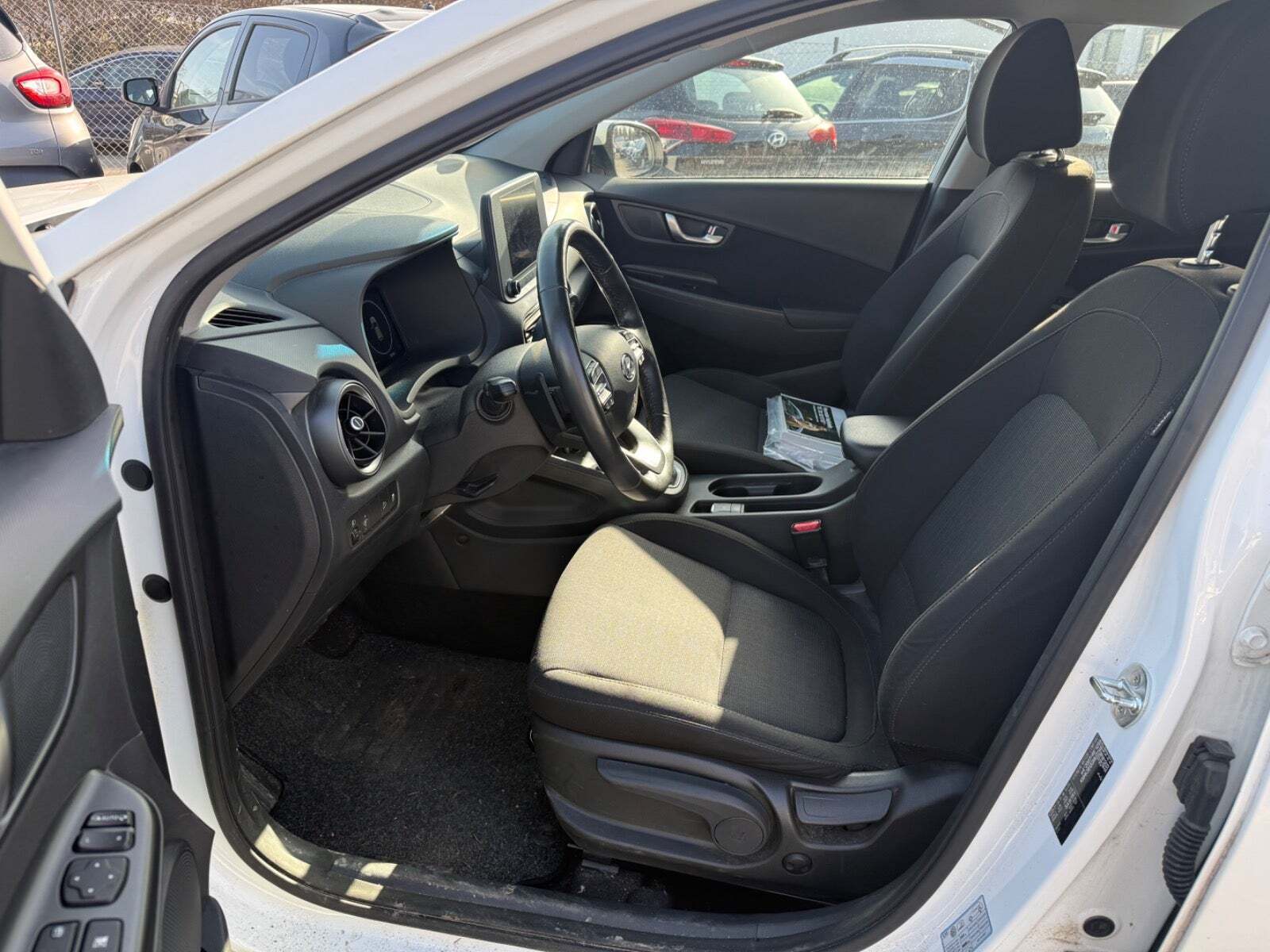 Hvid Hyundai Kona fra 2021