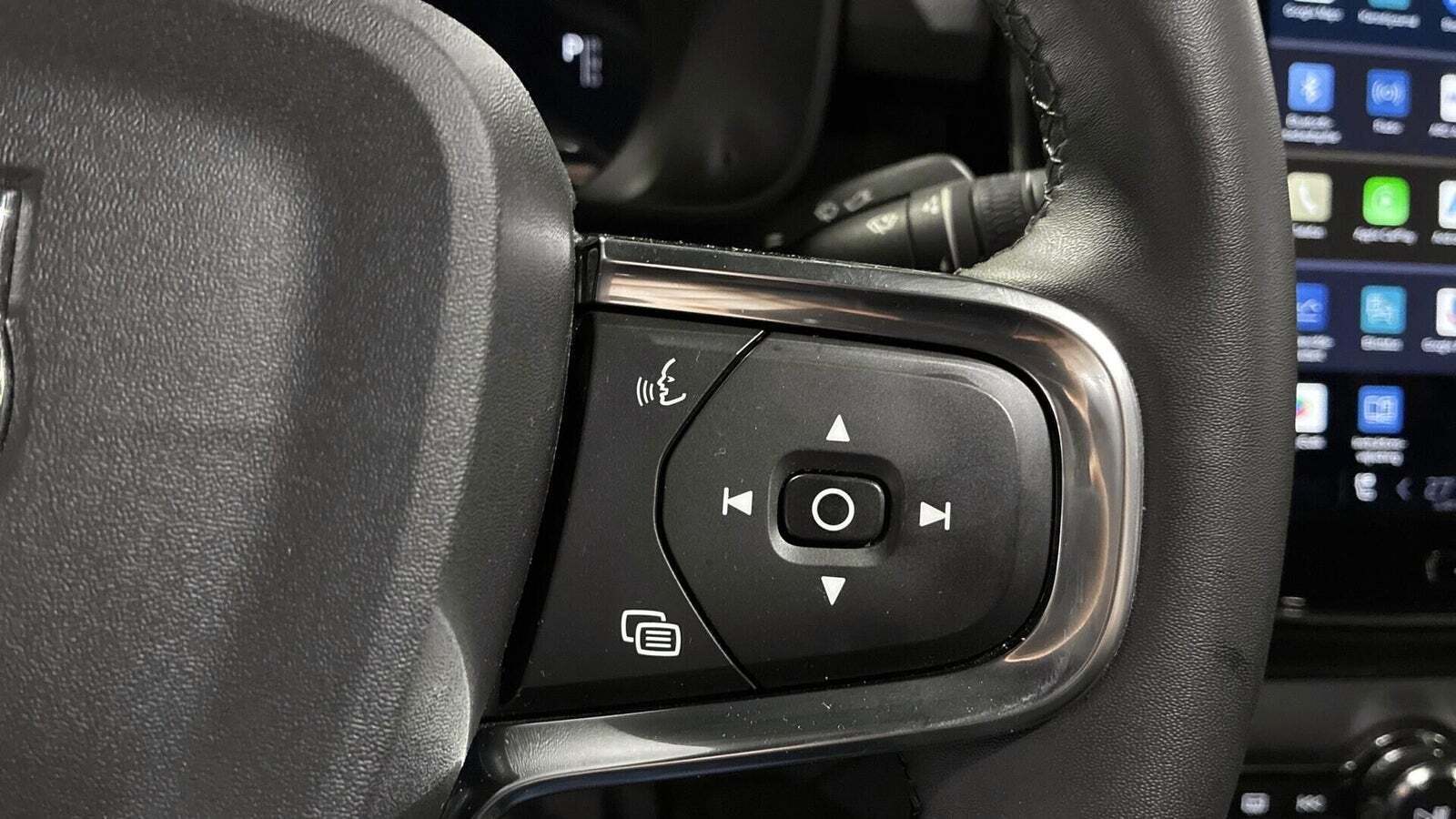 Blå Volvo C40 fra 2022