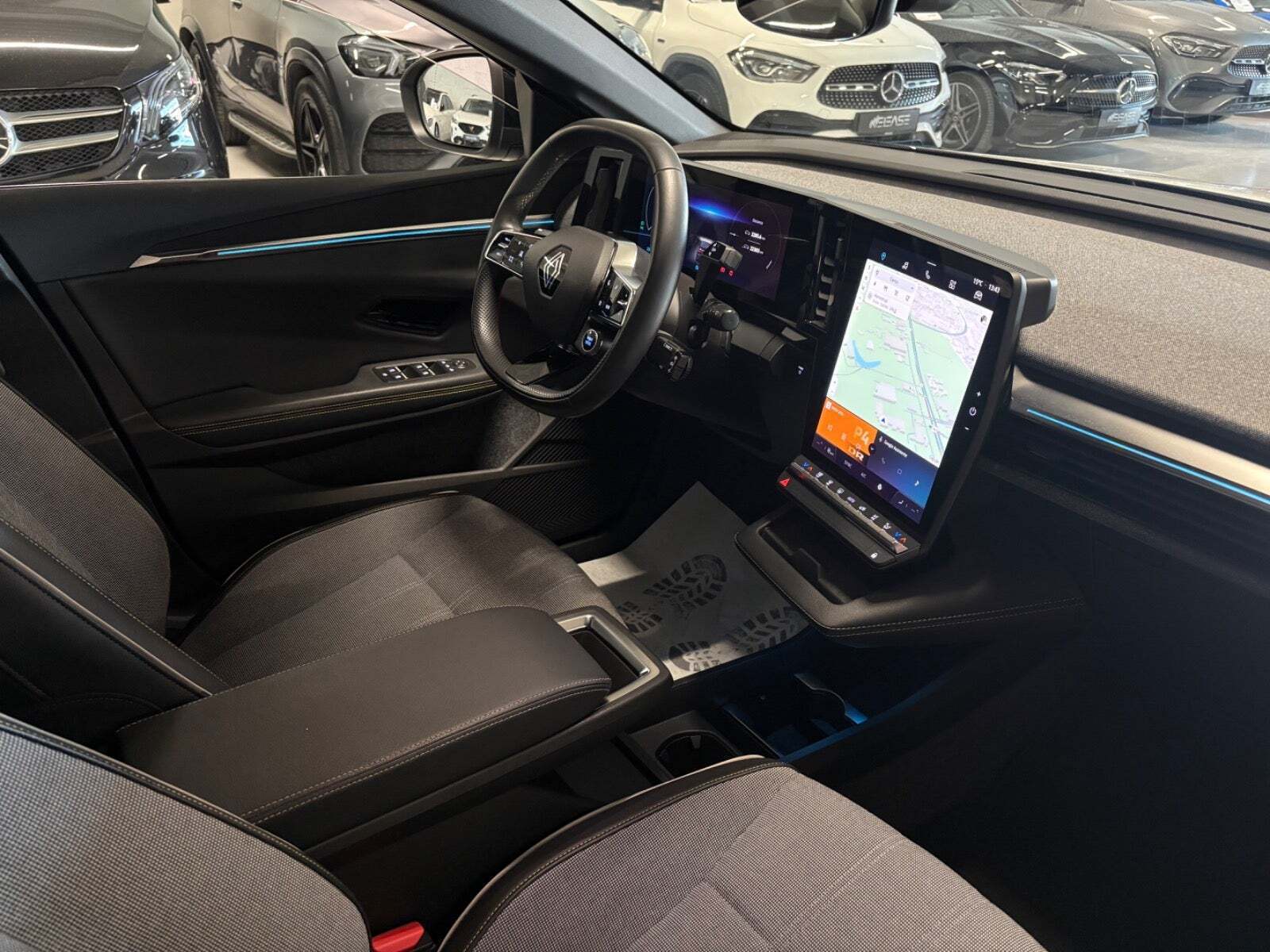 Hvid Renault Megane E-Tech fra 2024