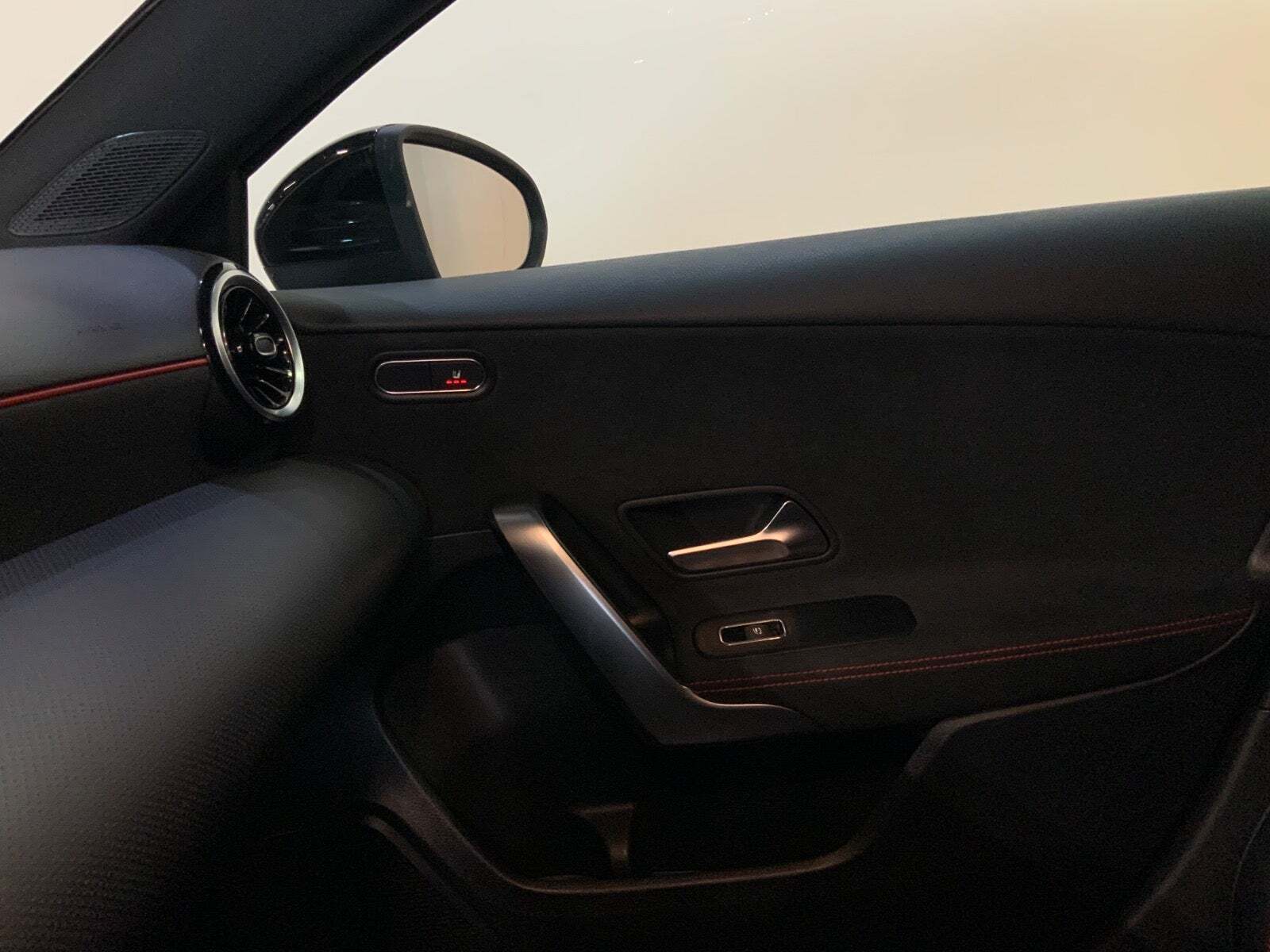 Sort Mercedes A200 d fra 2020