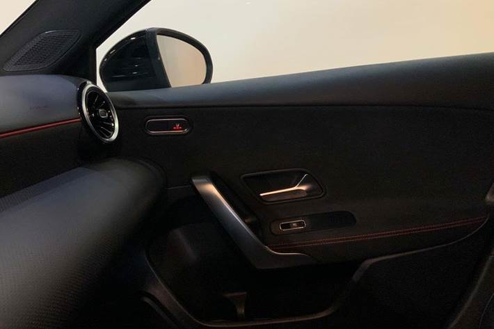 Sort Mercedes A200 d fra 2020