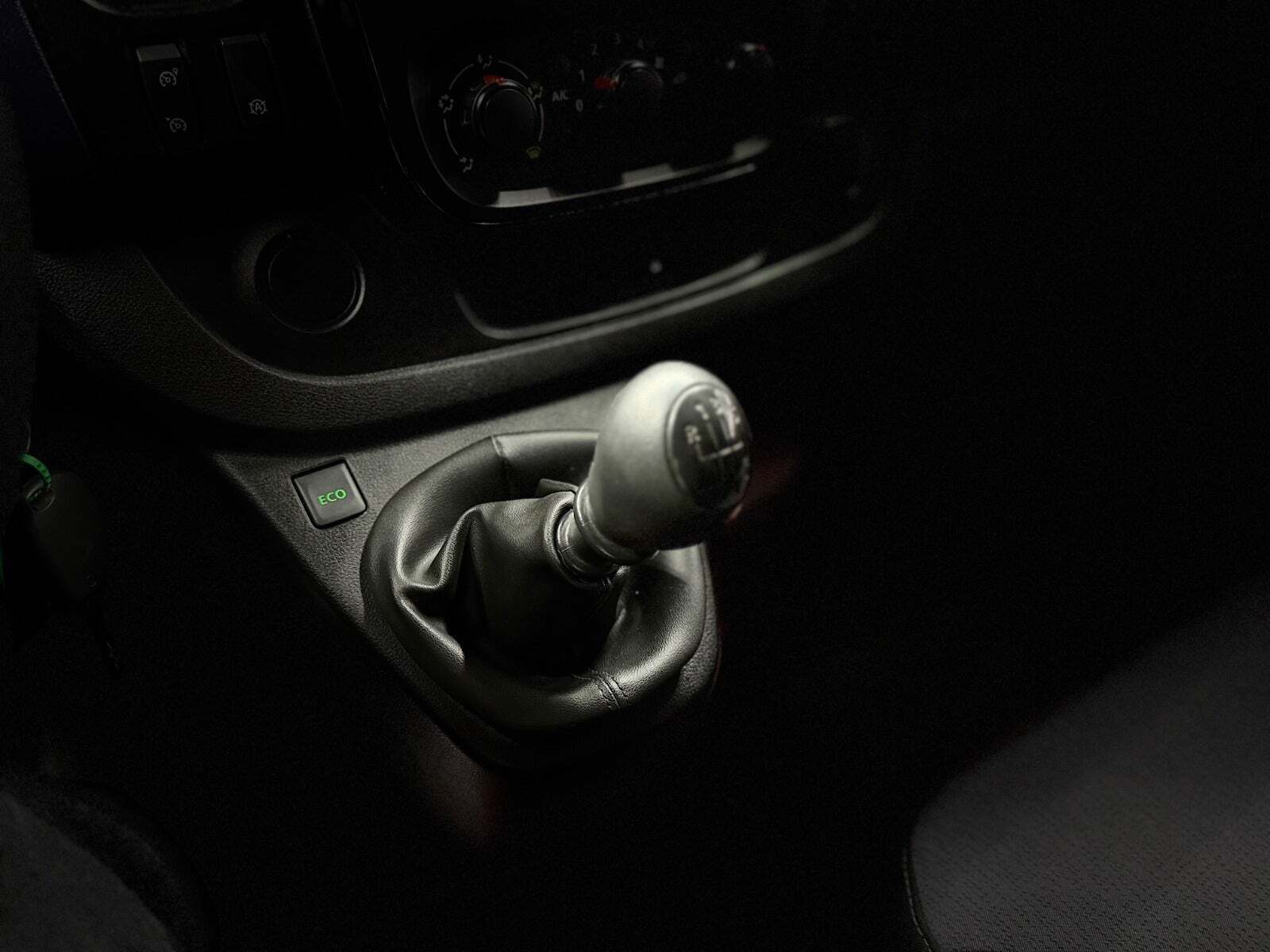 undefined Opel Vivaro fra 2016