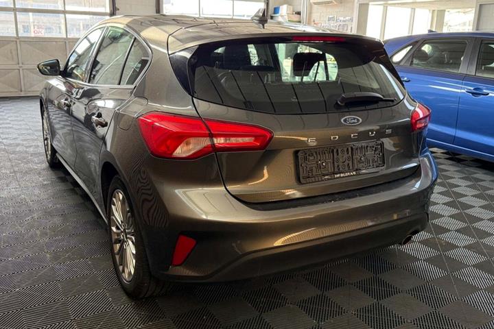Grå Ford Focus fra 2020
