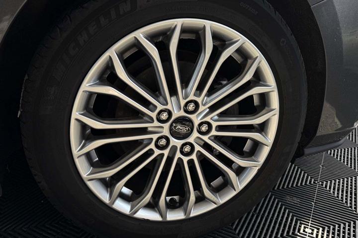 Grå Ford Focus fra 2020