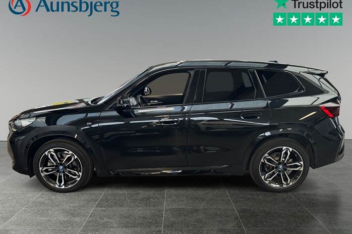 Sort BMW iX1 fra 2023