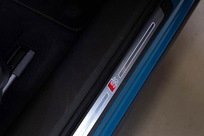 Blå Audi e-tron fra 2021