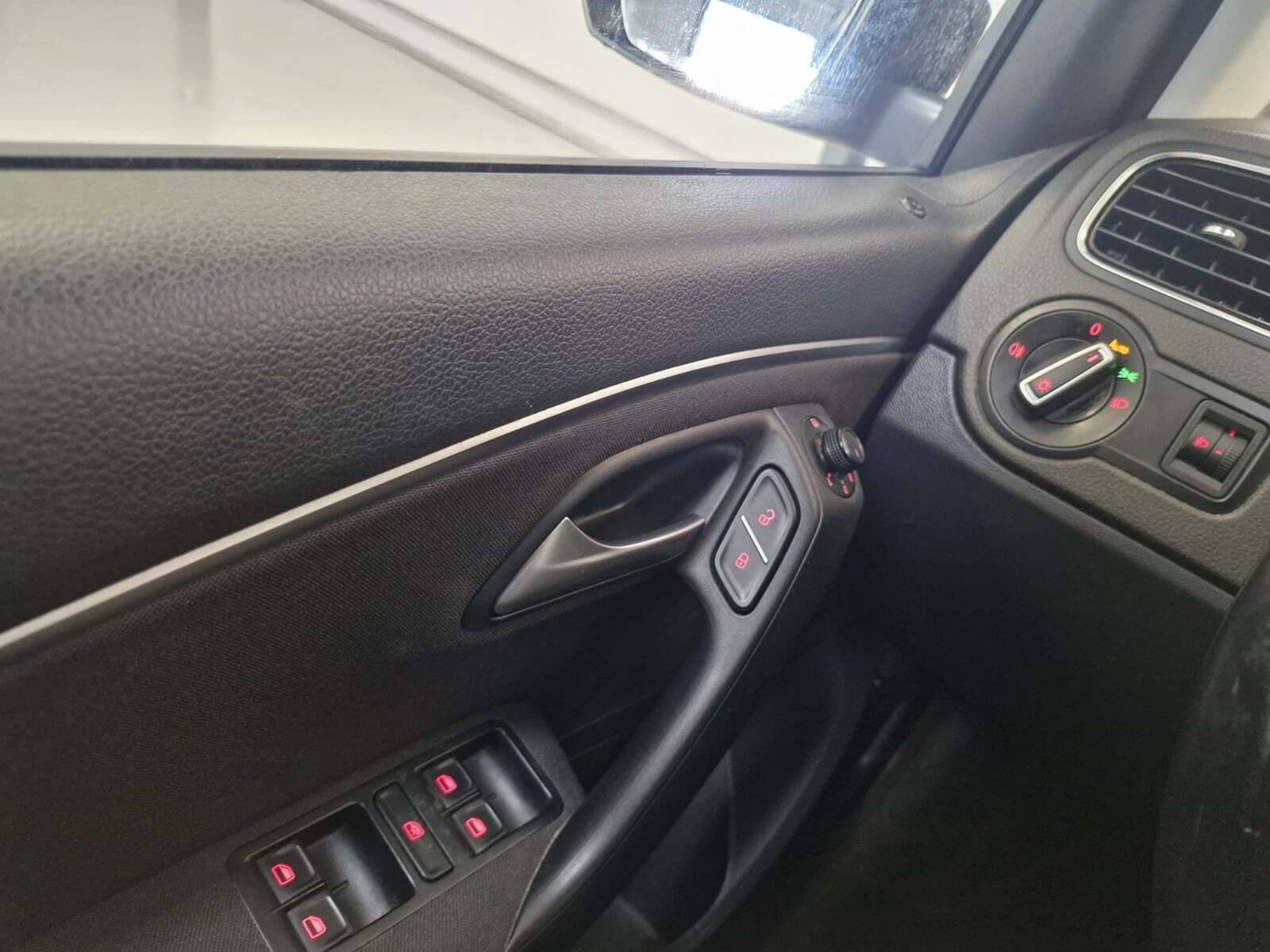 Sort VW Polo fra 2015