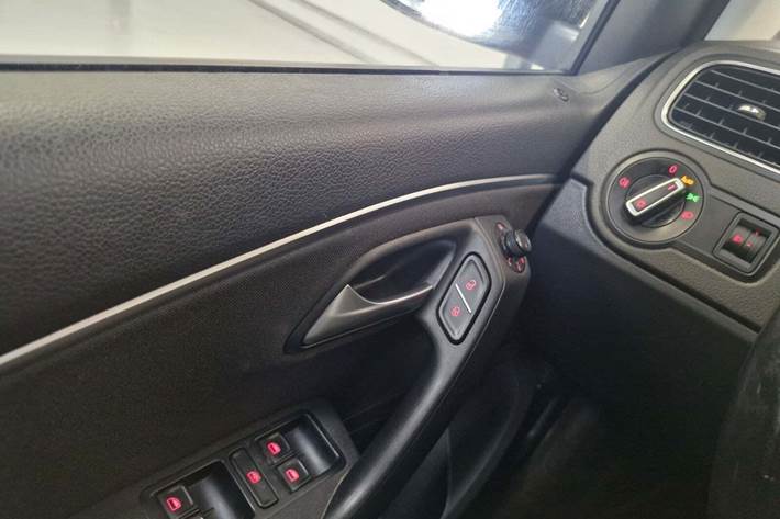 Sort VW Polo fra 2015