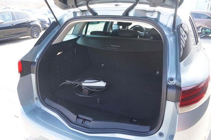 Blå Renault Megane IV fra 2020