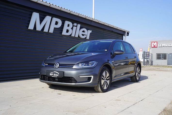 Grå VW e-Golf VII fra 2017