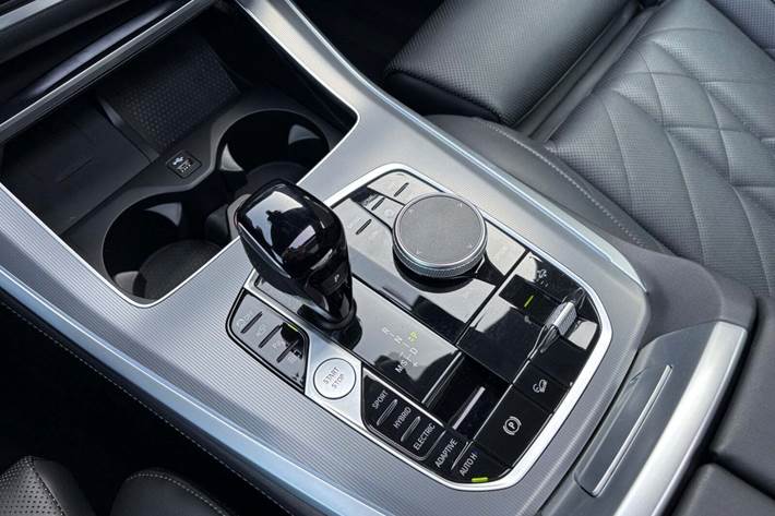 Sort BMW X5 fra 2023