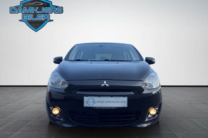Sort Mitsubishi Space Star fra 2015
