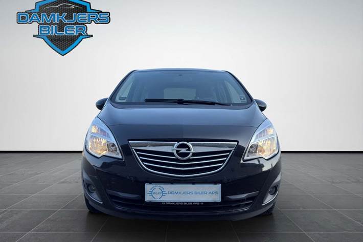 Sort Opel Meriva fra 2011