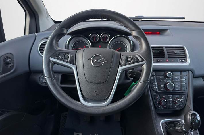 Sort Opel Meriva fra 2011