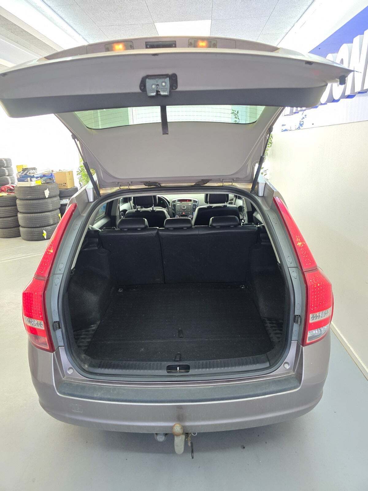 Beige Kia Ceed fra 2010