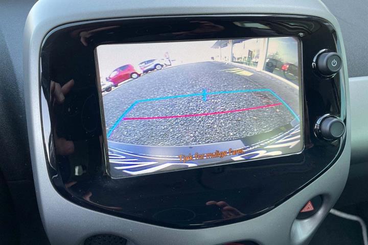 Hvid Toyota Aygo fra 2015