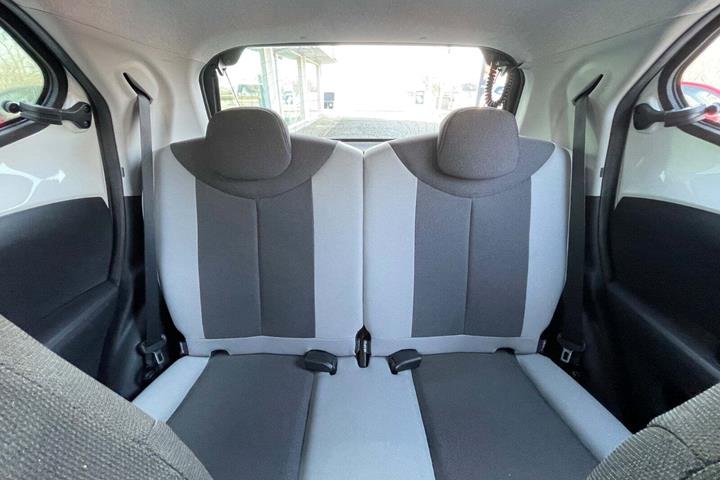 Hvid Toyota Aygo fra 2015