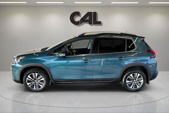 Blå Peugeot 2008 fra 2017