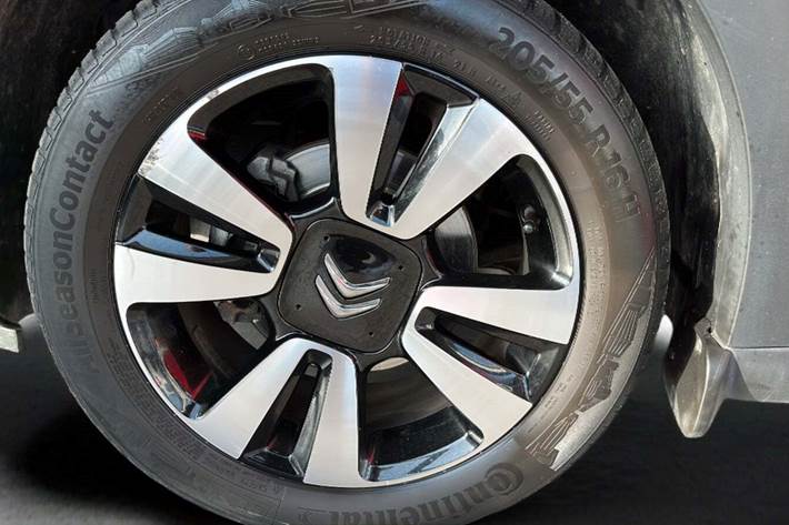 Rød Citroën C3 fra 2022