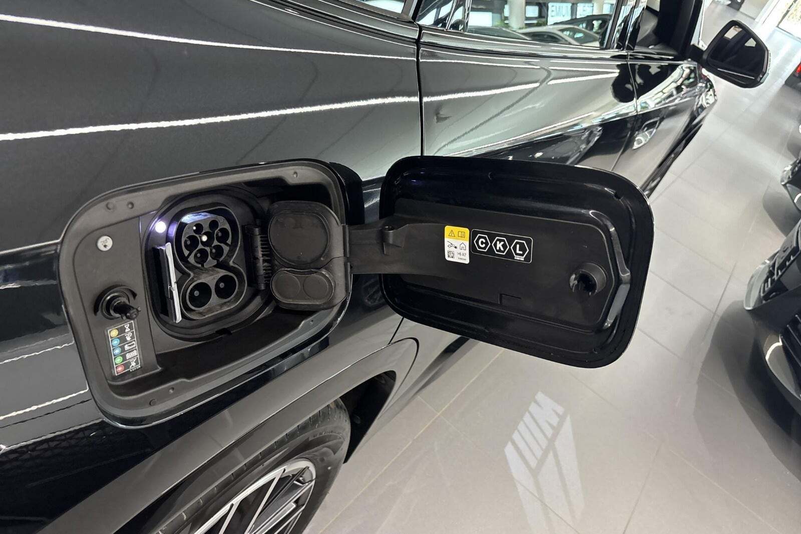 Sort BMW iX1 fra 2025