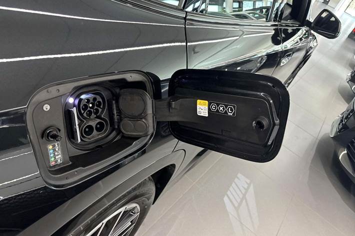 Sort BMW iX1 fra 2025