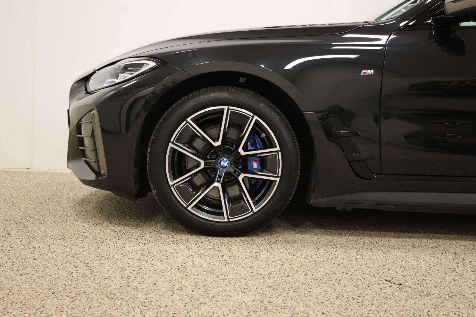 Sort BMW i4 fra 2023