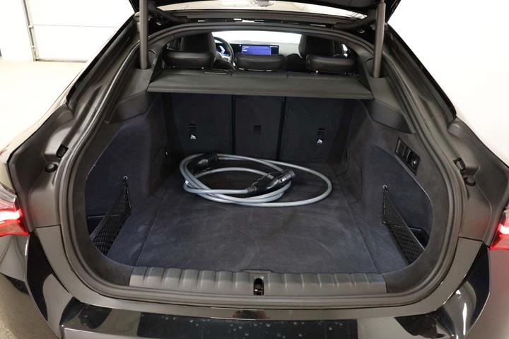 Sort BMW i4 fra 2023