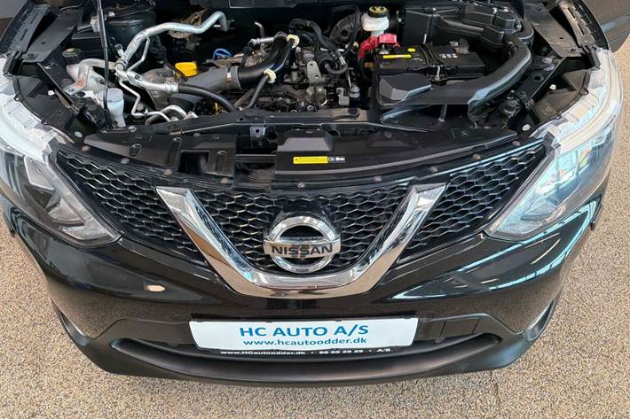 Sort Nissan Qashqai fra 2017
