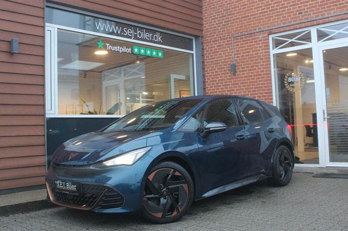 Blå Cupra Born fra 2023