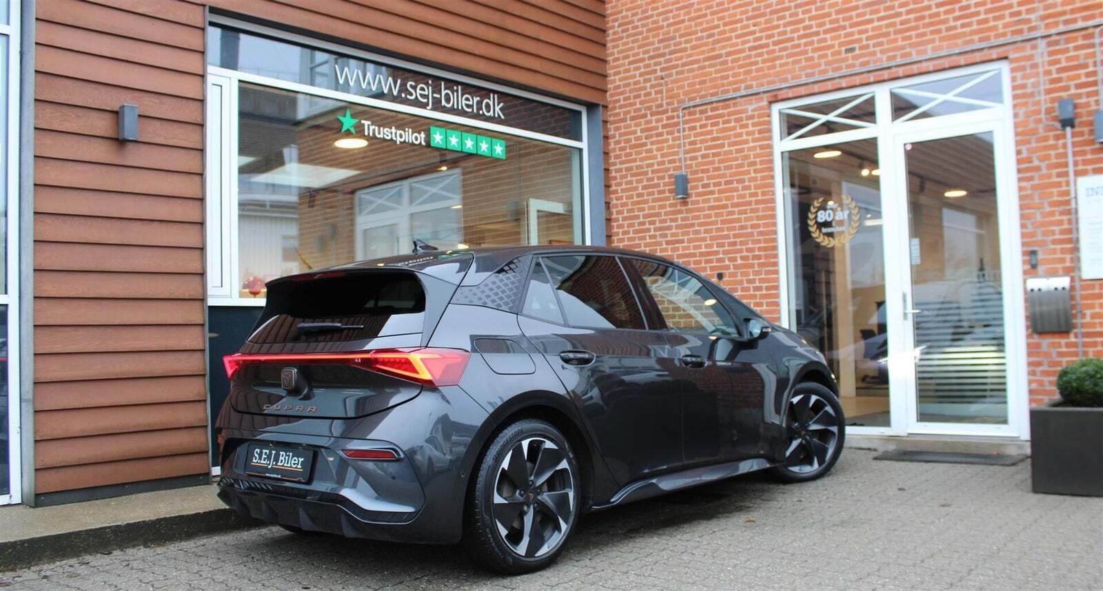 Grå Cupra Born fra 2023