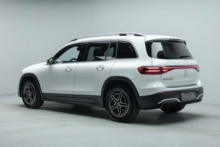 Hvid Mercedes EQB250+ fra 2025