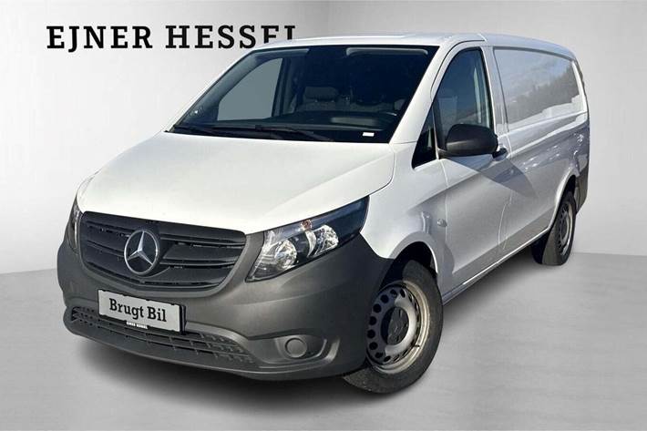 Hvid Mercedes Vito 114 fra 2022