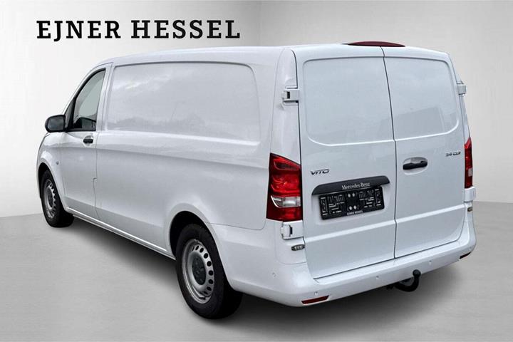 Hvid Mercedes Vito 114 fra 2021