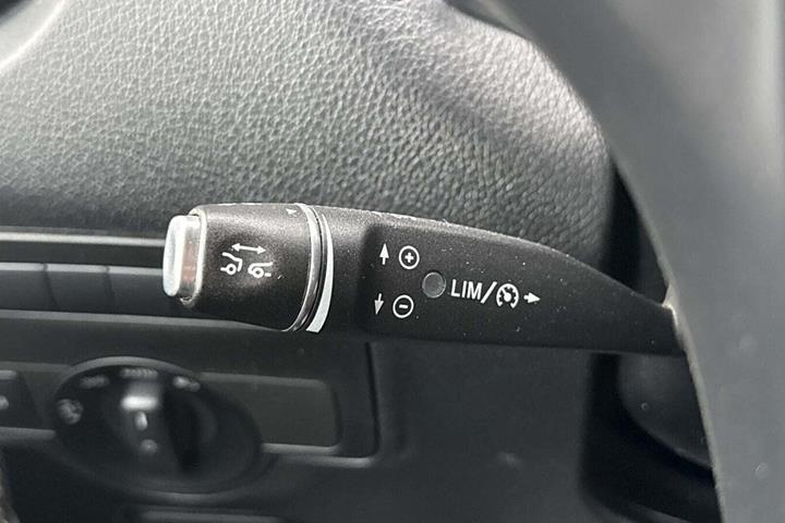 Hvid Mercedes Vito 114 fra 2021