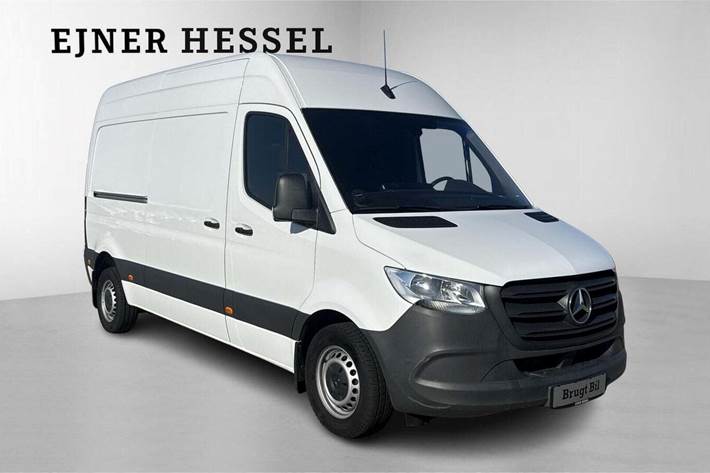 Hvid Mercedes Sprinter 215 fra 2023