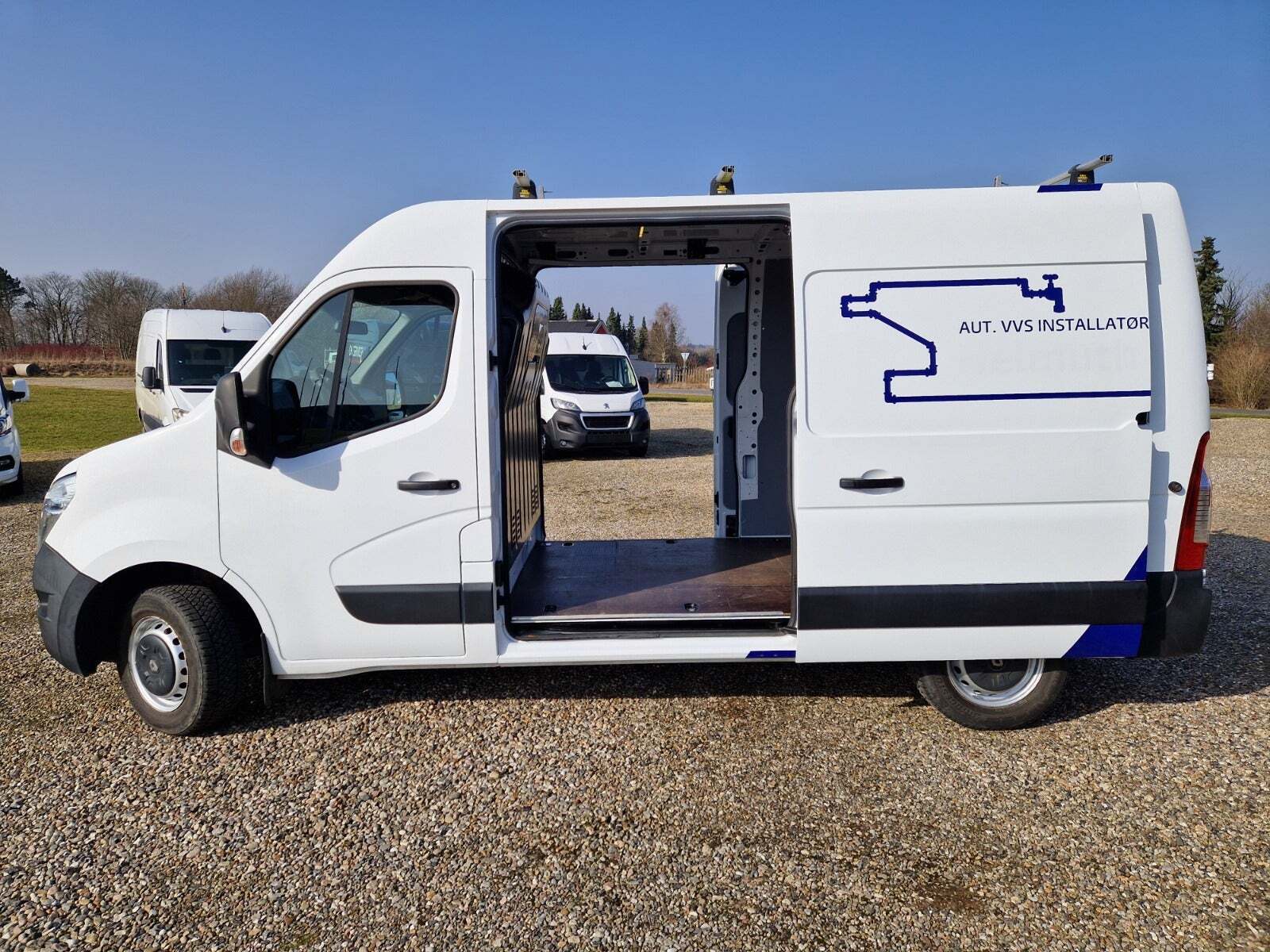 Nissan NV400 2,3 dCi 150 L2H2 Kassevogn
