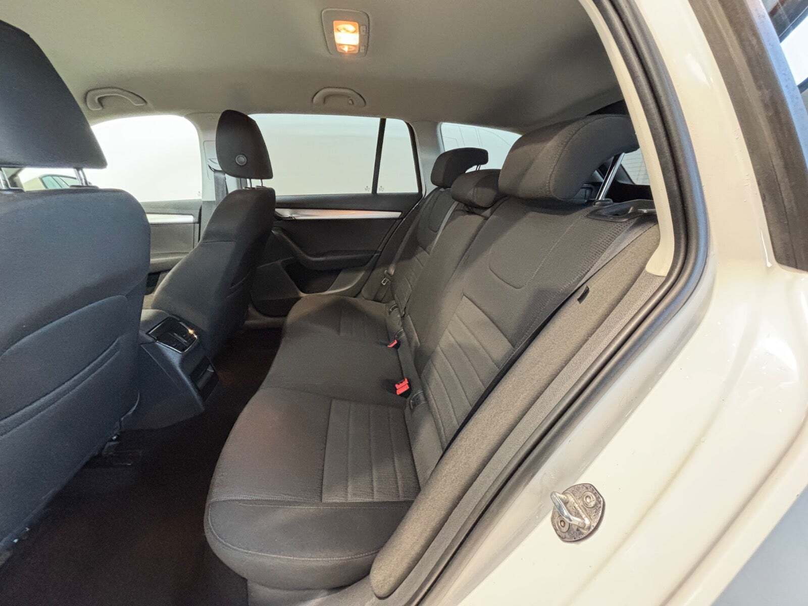 Skoda Octavia 2,0 TDi 150 Elegance Combi DSG