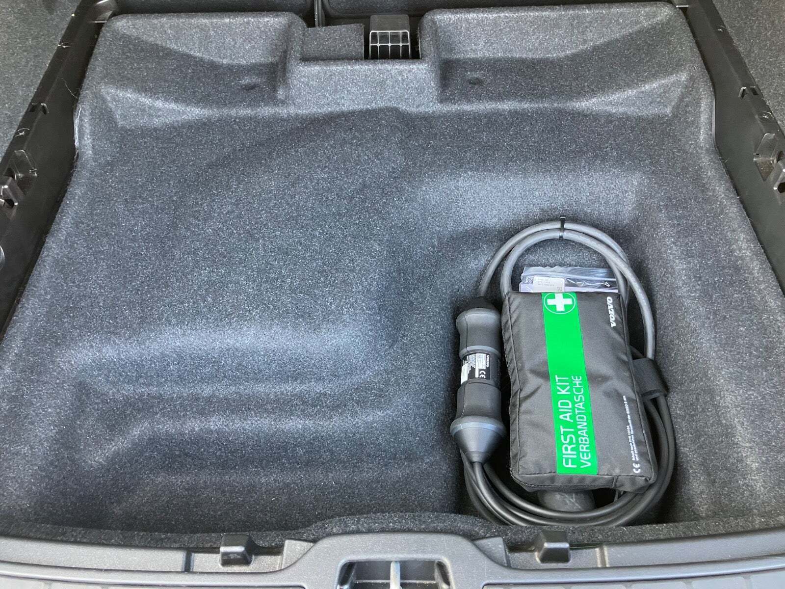 Sort Volvo XC40 fra 2022