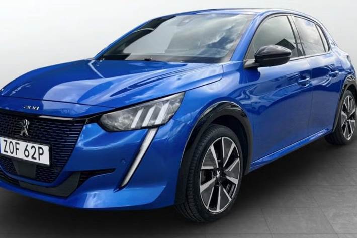 Blå Peugeot e-208 fra 2020