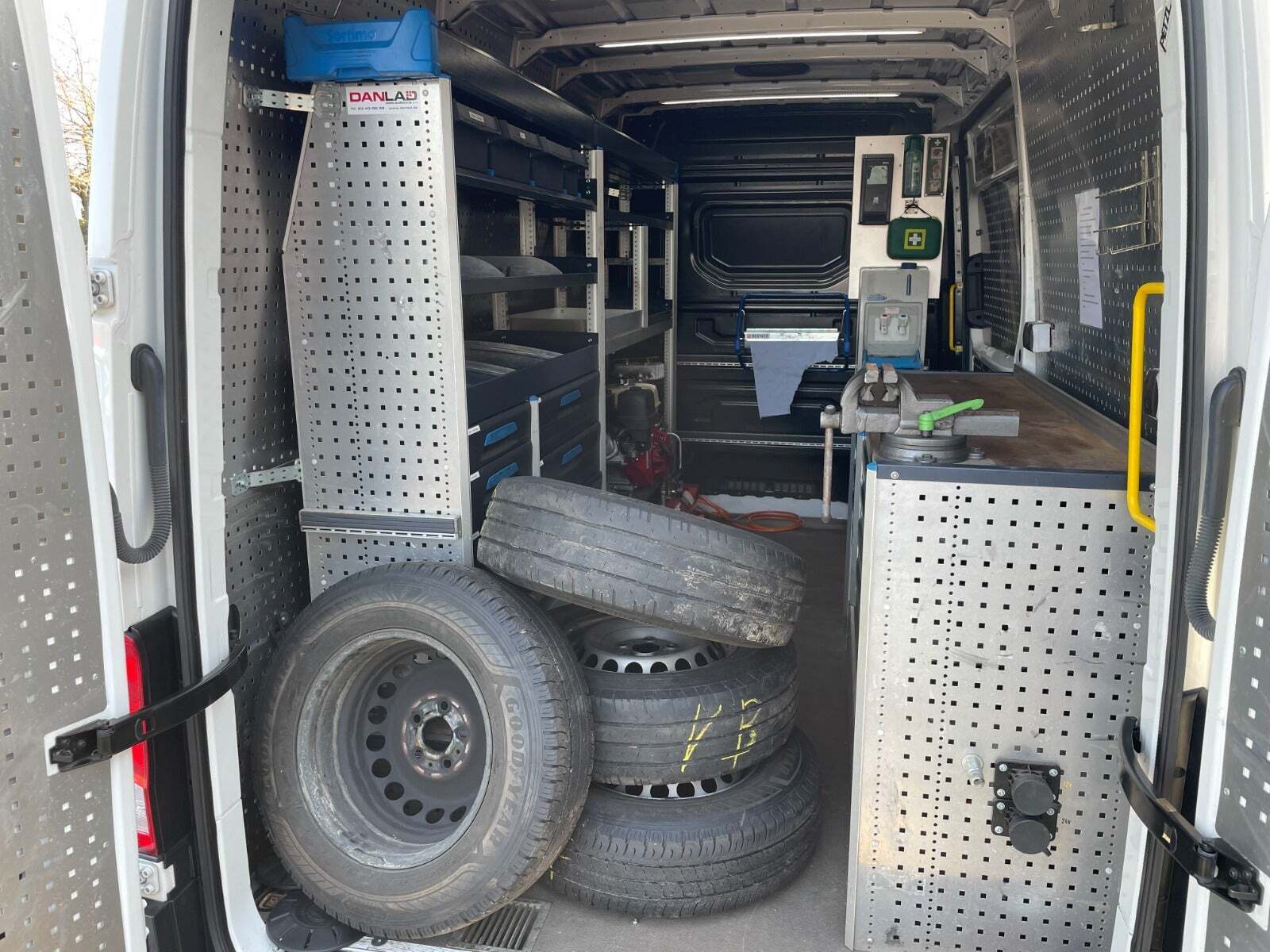 Hvid VW Crafter 35 fra 2020