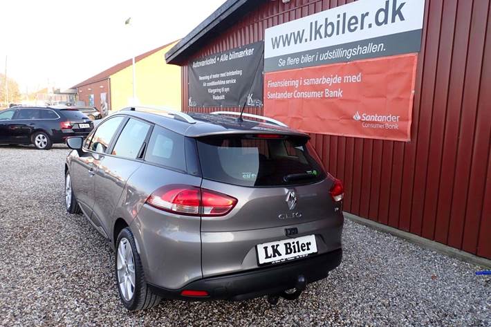 Grå Renault Clio IV fra 2014