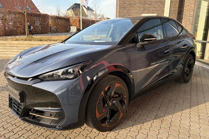 Blå Cupra Tavascan fra 2025