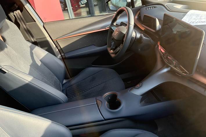 Blå Cupra Tavascan fra 2025