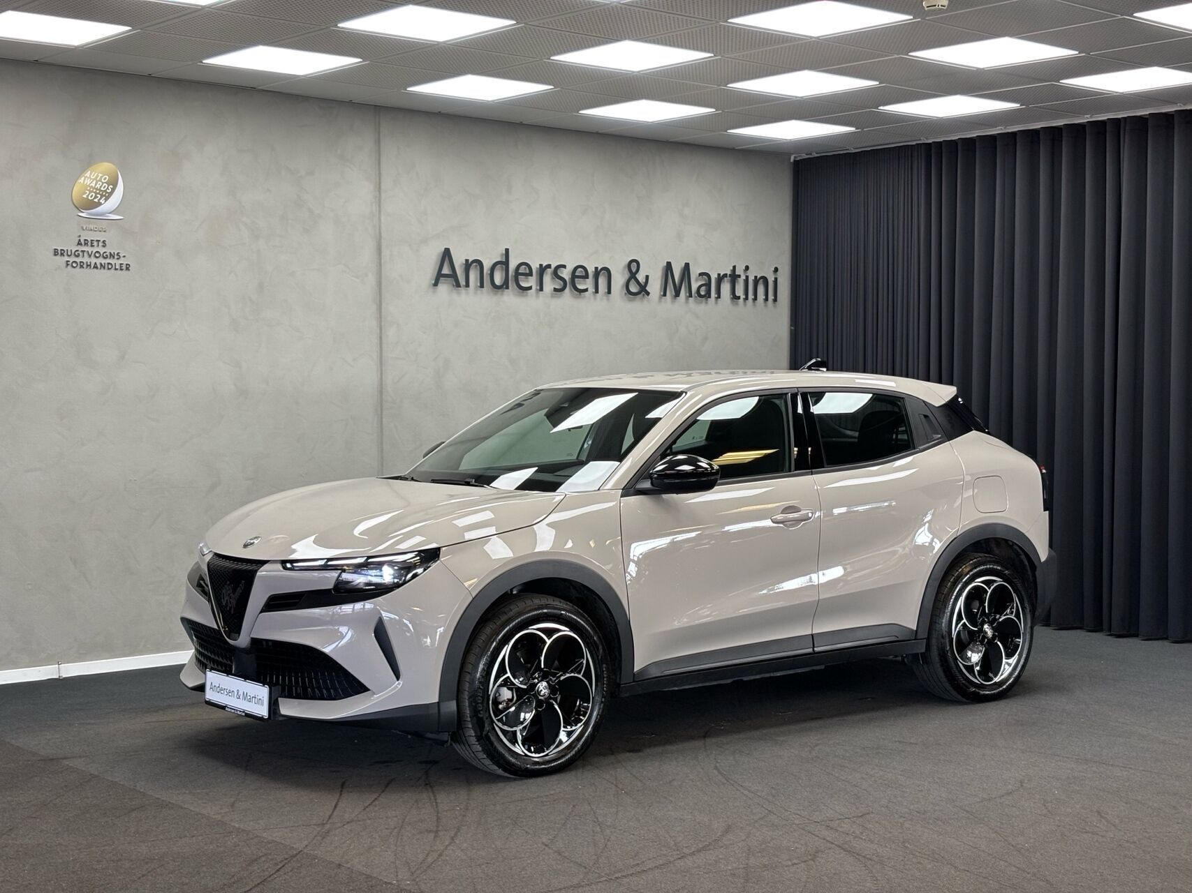 Alfa Romeo Junior EL Core 156HK 5d Aut.