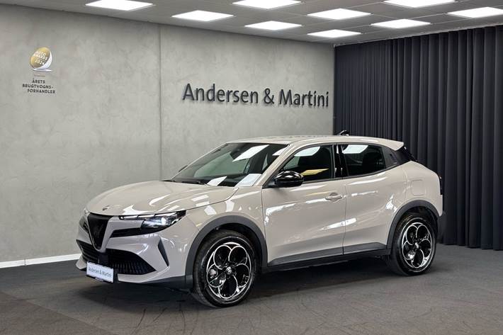 Hvid Alfa Romeo Junior fra 2025