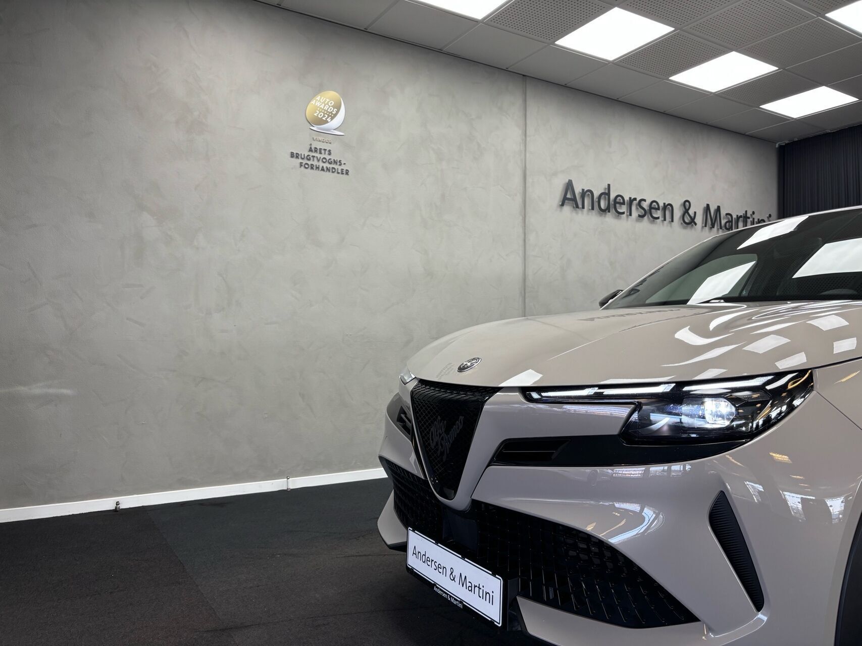 Alfa Romeo Junior EL Core 156HK 5d Aut.