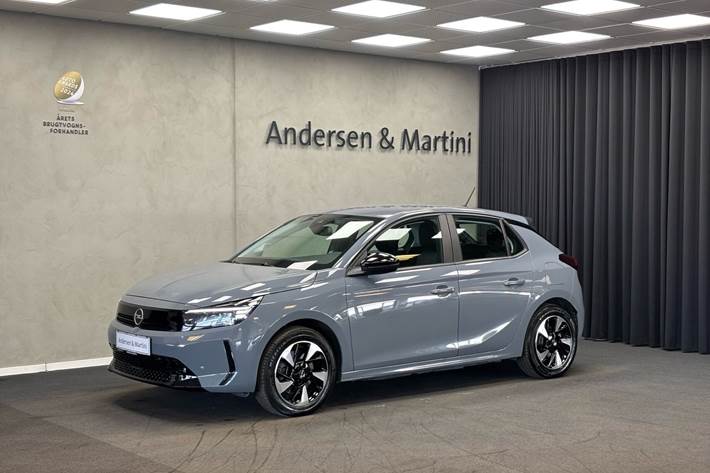 Grå Opel Corsa-e fra 2024